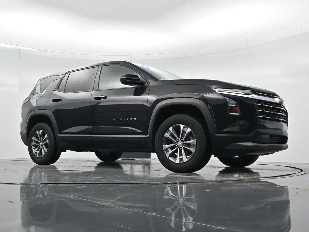 Used 2026 Chevrolet Equinox LT w/ Convenience Package II FWD image 28