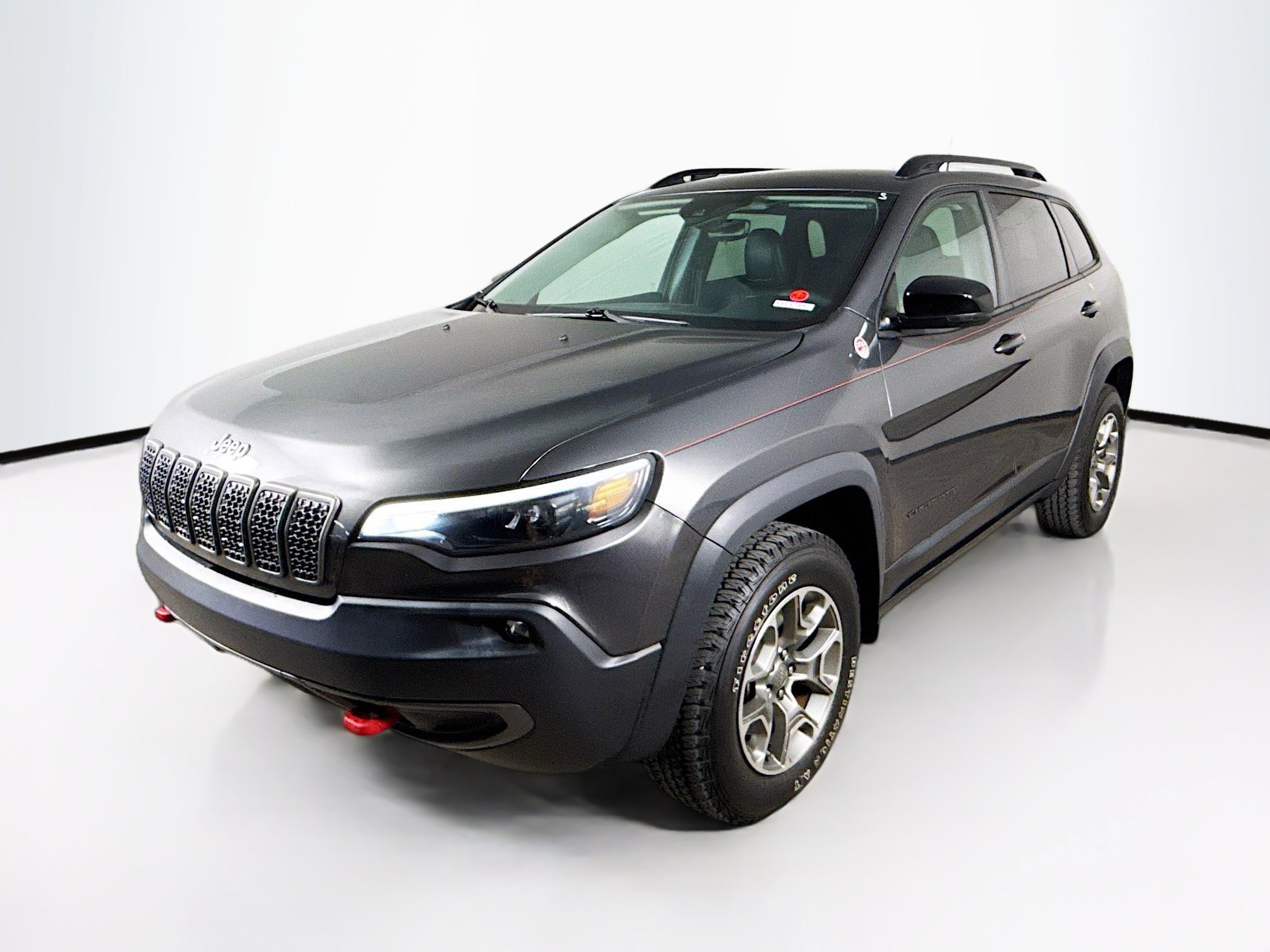 Used 2022 Jeep Cherokee Trailhawk image 4