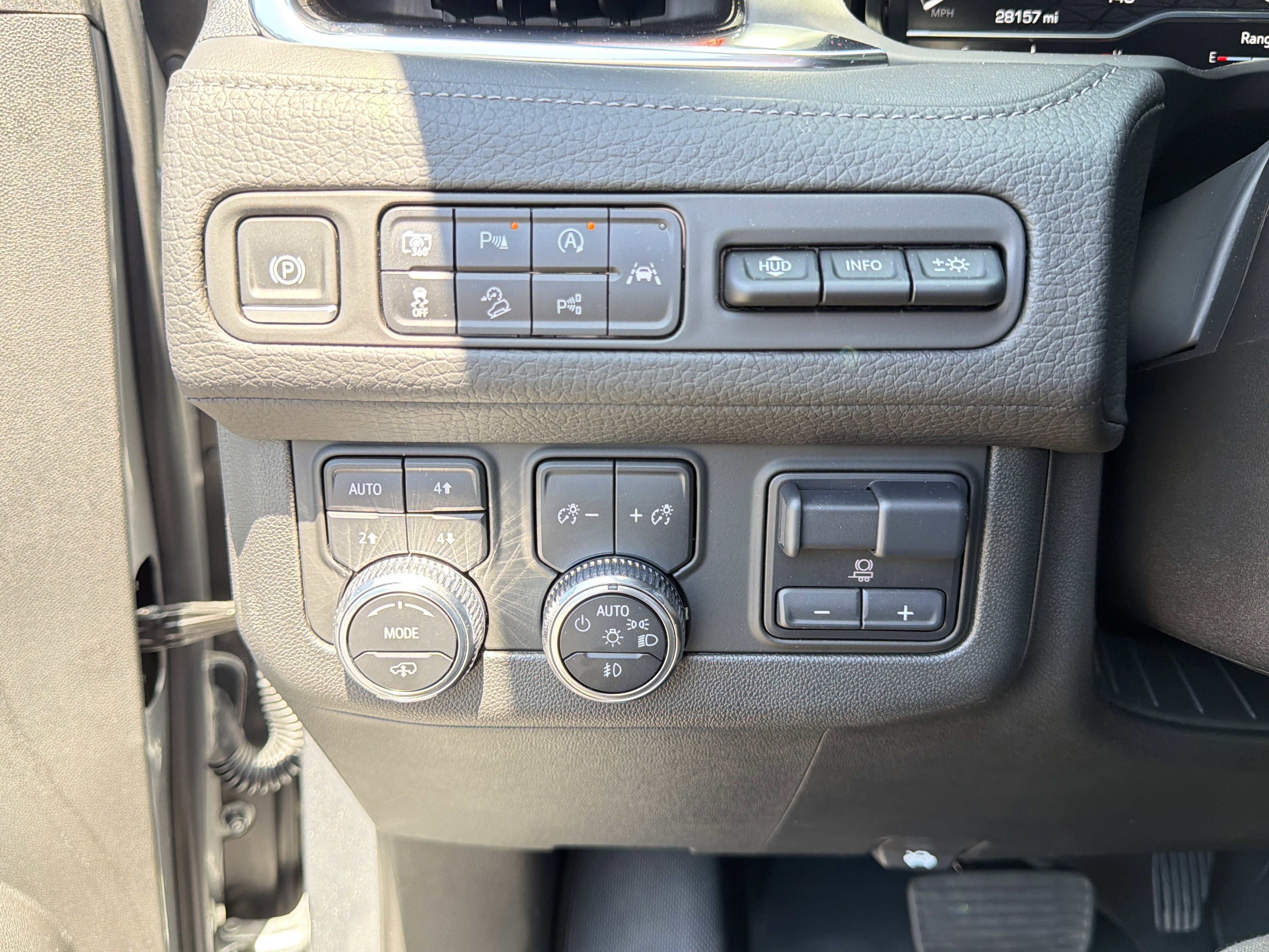 Used 2023 GMC Yukon Denali w/ Denali Reserve Package AWD/4WD image 48