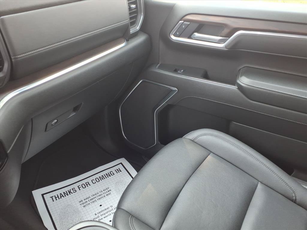 Used 2025 GMC Sierra 1500 SLT AWD/4WD image 23