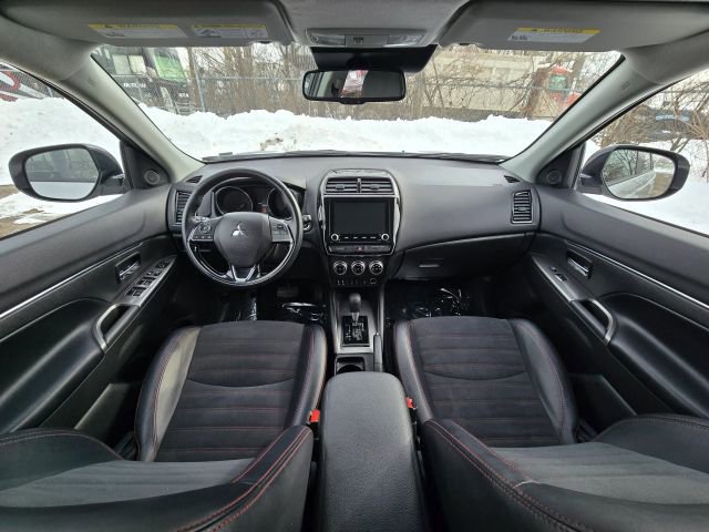 Used 2024 Mitsubishi Outlander Sport 2.0 image 18
