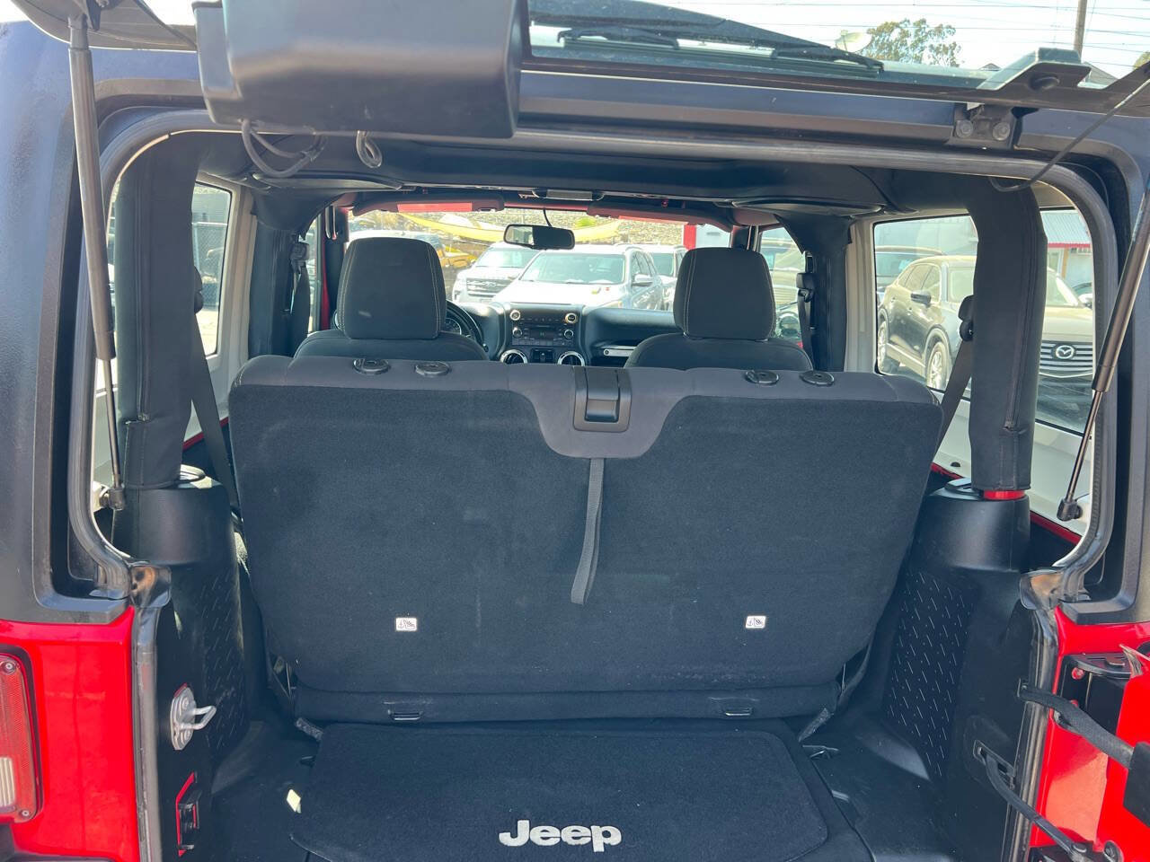Used 2017 Jeep Wrangler Rubicon w/ Power Convenience Group image 34