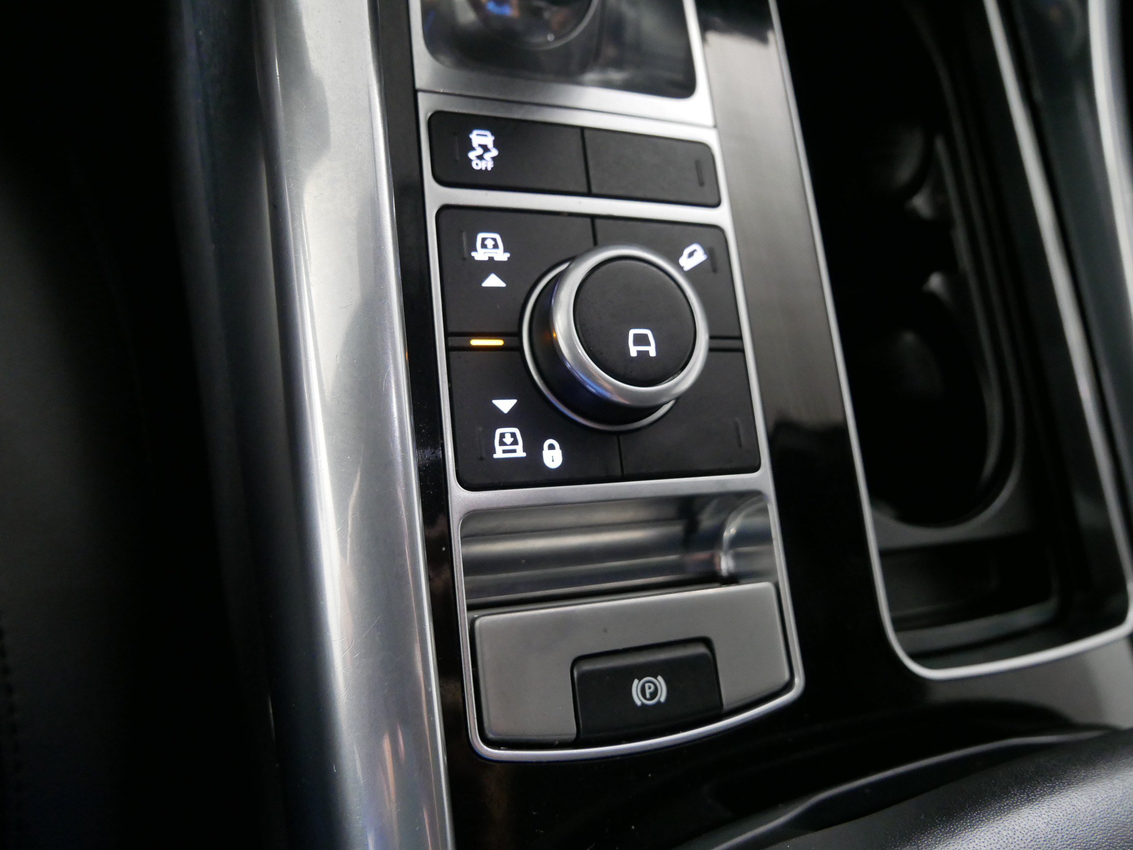 Used 2019 Land Rover Range Rover Sport HST AWD/4WD image 29