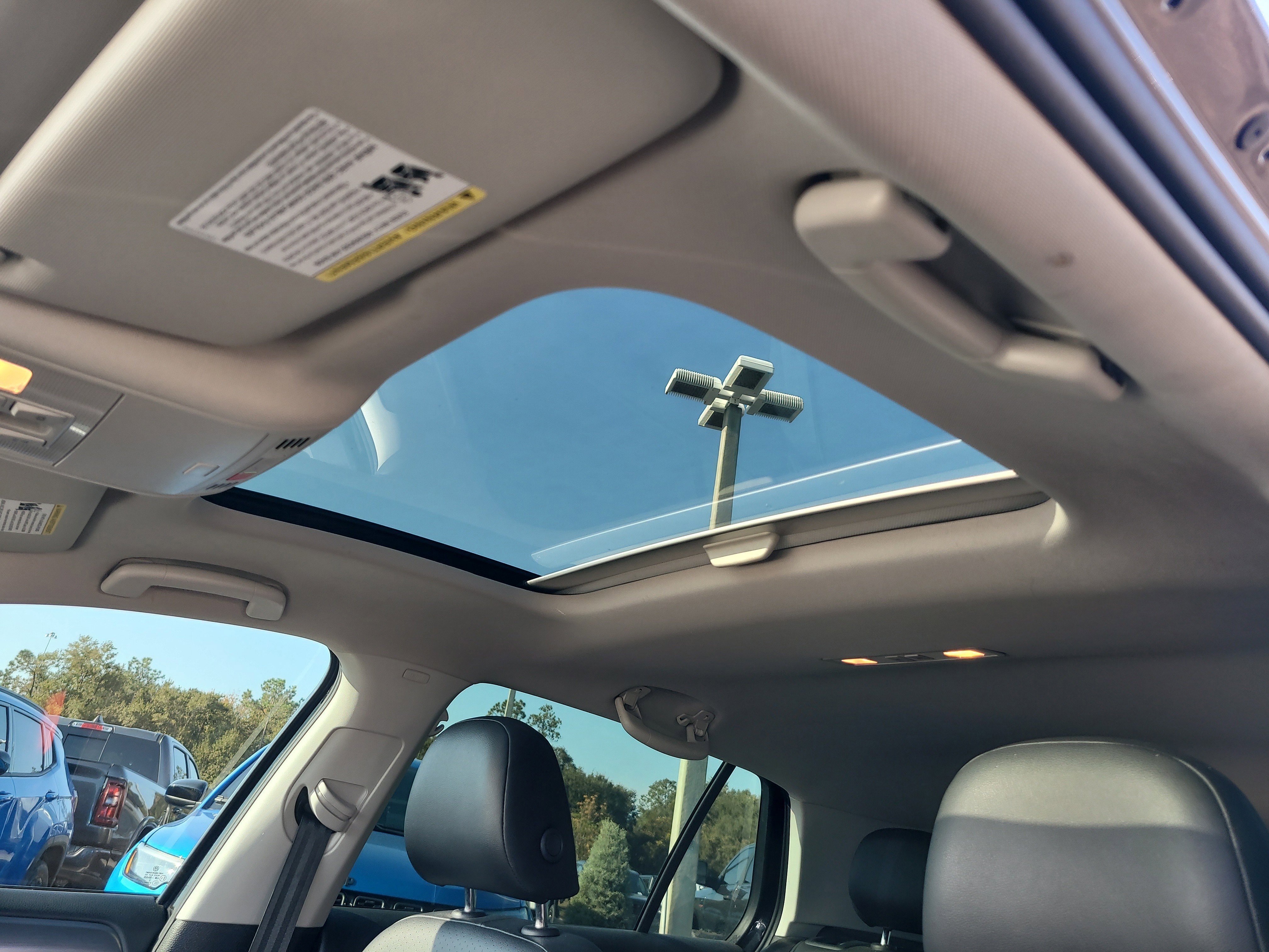 Used 2021 Volkswagen Golf 4-Door image 18