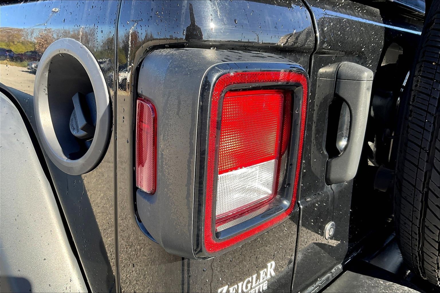 Used 2018 Jeep Wrangler Unlimited Sport S image 31