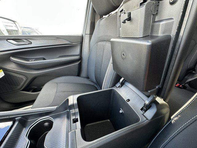 New 2025 Jeep Grand Cherokee Laredo X w/ Luxury Tech Group I image 33