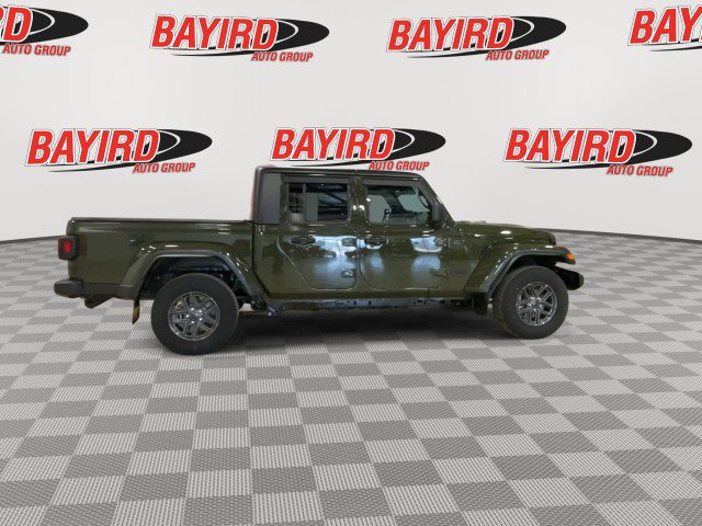 Used 2024 Jeep Gladiator Sport image 9