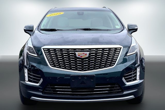 Used 2025 Cadillac XT5 Premium Luxury AWD/4WD image 2