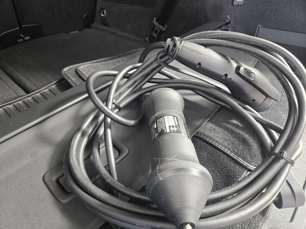 Used 2022 Volvo XC90 T8 Inscription image 13