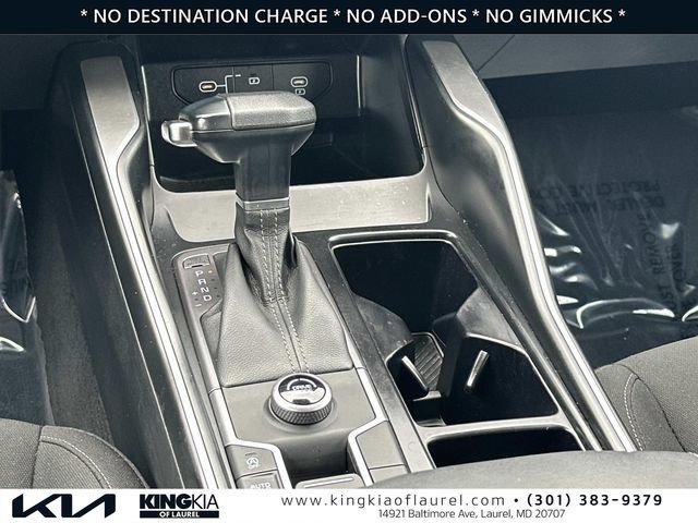Used 2024 Kia Sorento LX FWD image 7