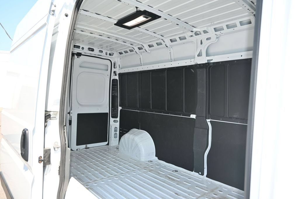 Used 2026 RAM ProMaster 2500 w/ Convenience Group FWD image 15