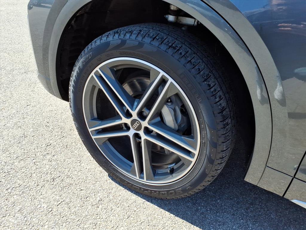 Certified 2024 Audi Q5 e Premium image 9