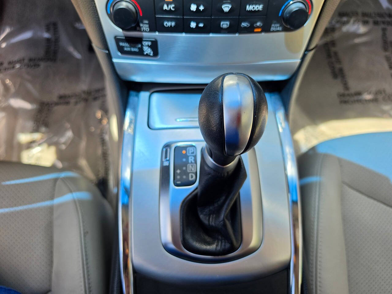 Used 2015 INFINITI Q60 AWD Coupe w/ Premium Package image 36