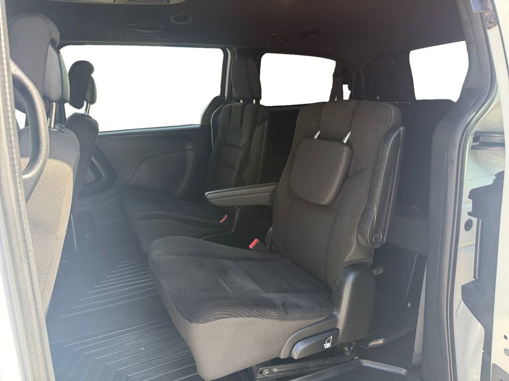 Used 2019 Dodge Grand Caravan SE image 13