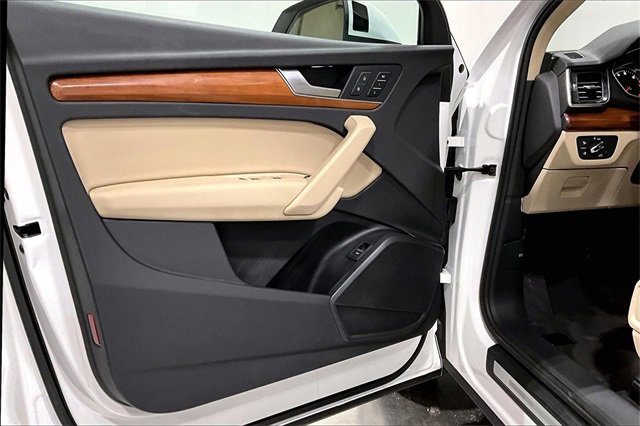 Used 2021 Audi Q5 2.0T Premium image 17