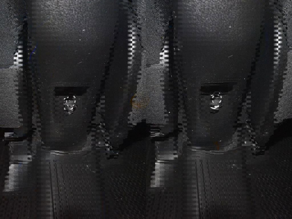 Used 2018 Toyota RAV4 XLE image 28