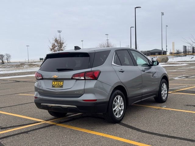 Used 2023 Chevrolet Equinox LT image 3