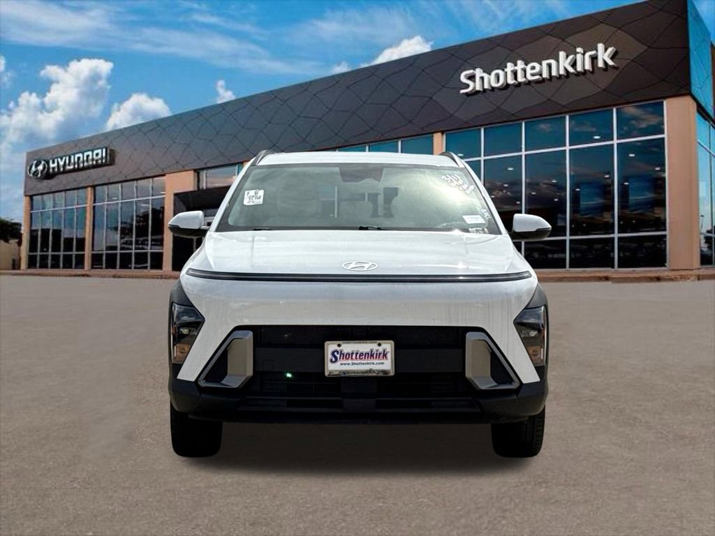 Used 2025 Hyundai Kona SEL image 2