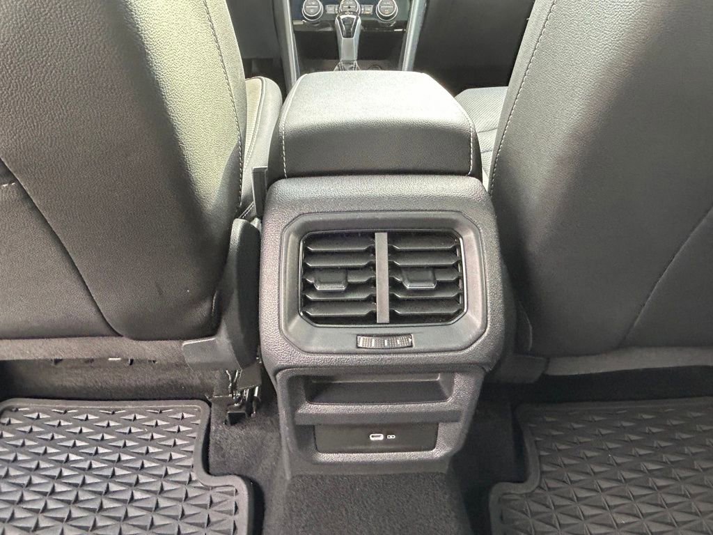 Used 2022 Volkswagen Taos SEL w/ Panoramic Sunroof Package image 50