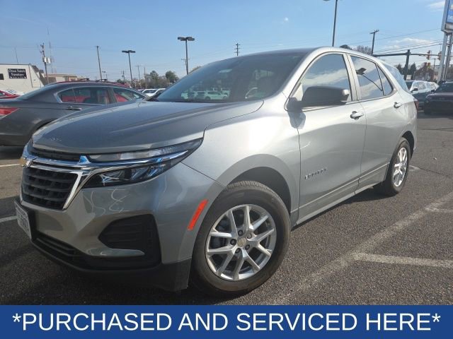 Used 2024 Chevrolet Equinox LS w/ LS Convenience Package image 2