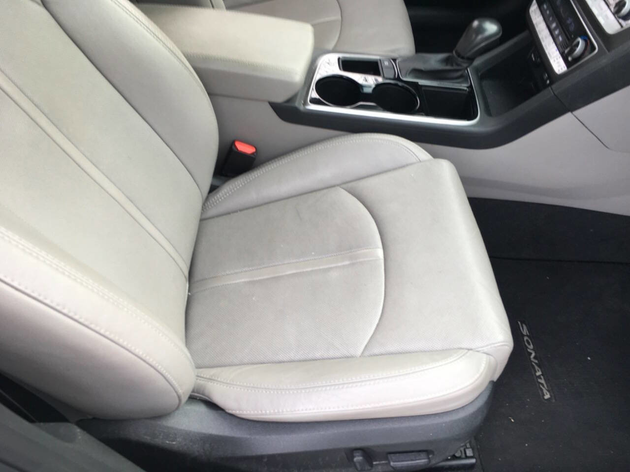 Used 2018 Hyundai Sonata Limited w/ Cargo Package image 15