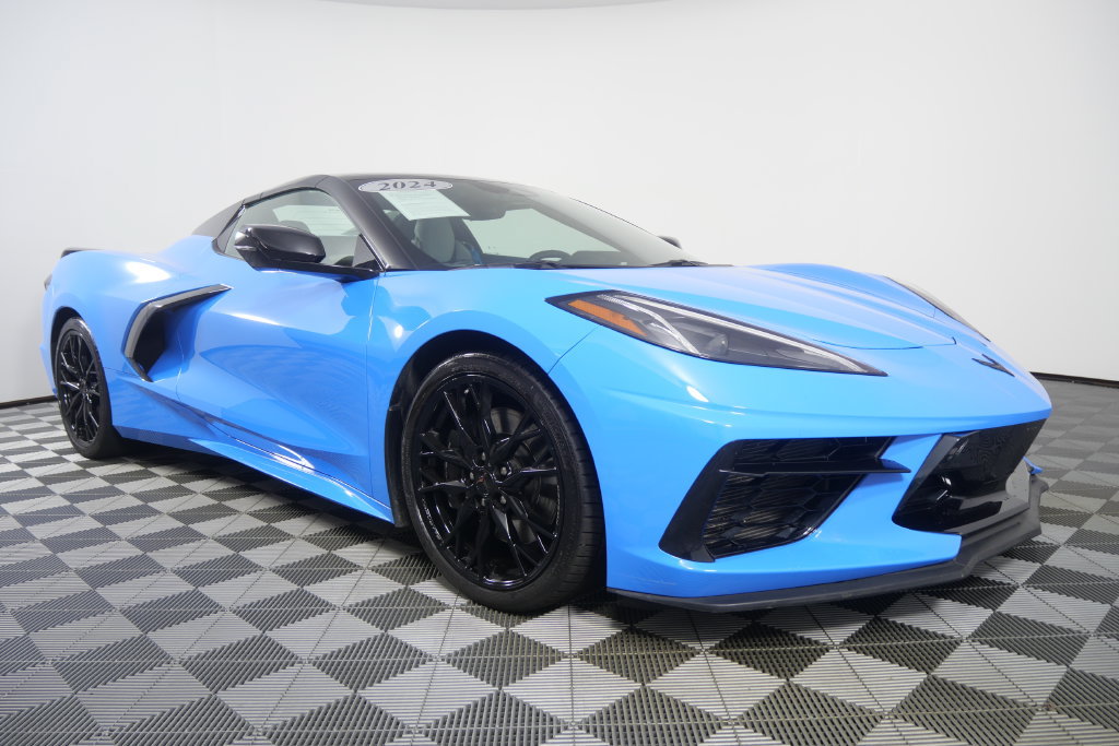 Used 2024 Chevrolet Corvette Stingray Preferred Conv w/ Z51 Performance Package RWD image 2
