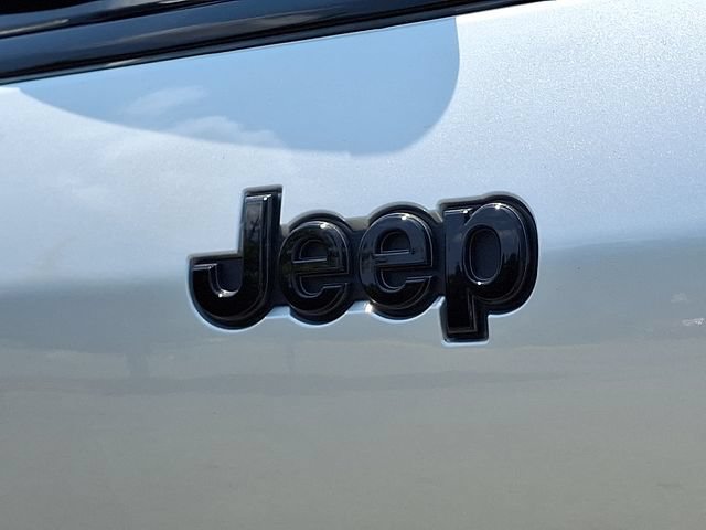 Used 2025 Jeep Grand Cherokee L Summit w/ Advanced Protech Group IV AWD/4WD image 29