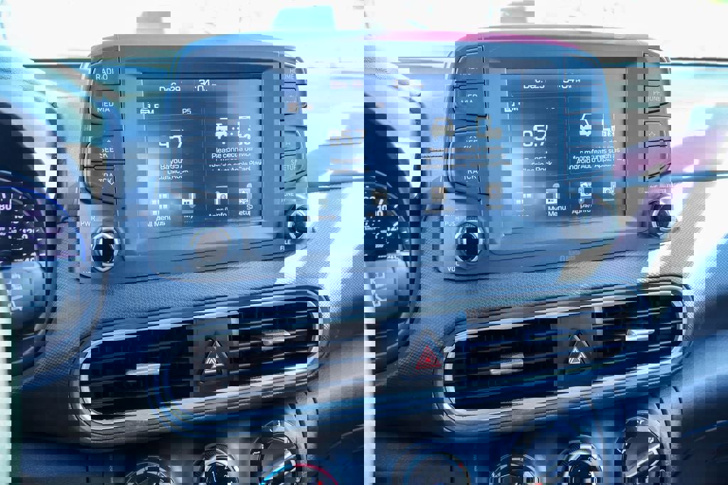 Used 2021 Hyundai Kona SE w/ Cargo Package image 3