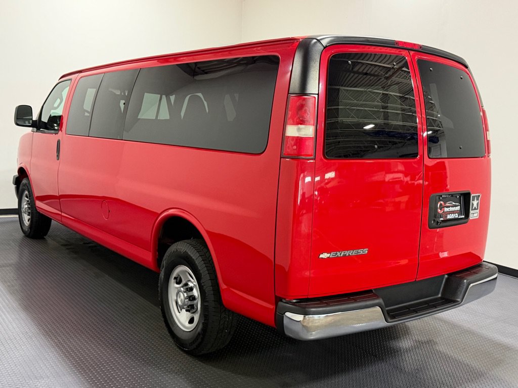Used 2017 Chevrolet Express 3500 LT w/ LT Preferred Equipment Group RWD image 7