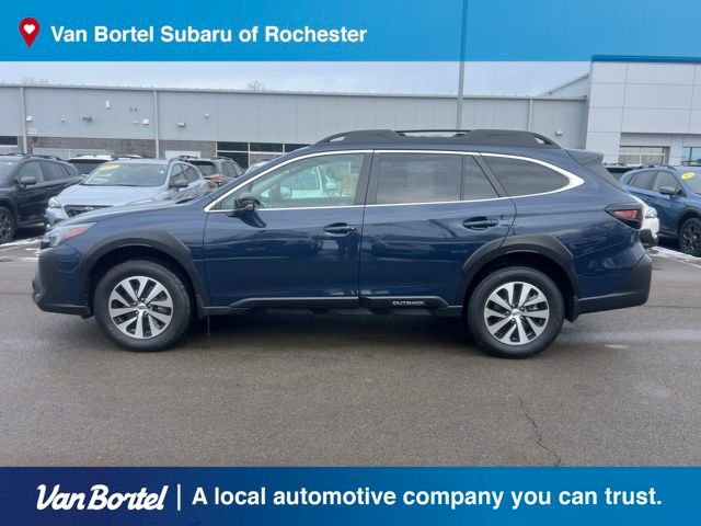 Used 2025 Subaru Outback Premium image 2