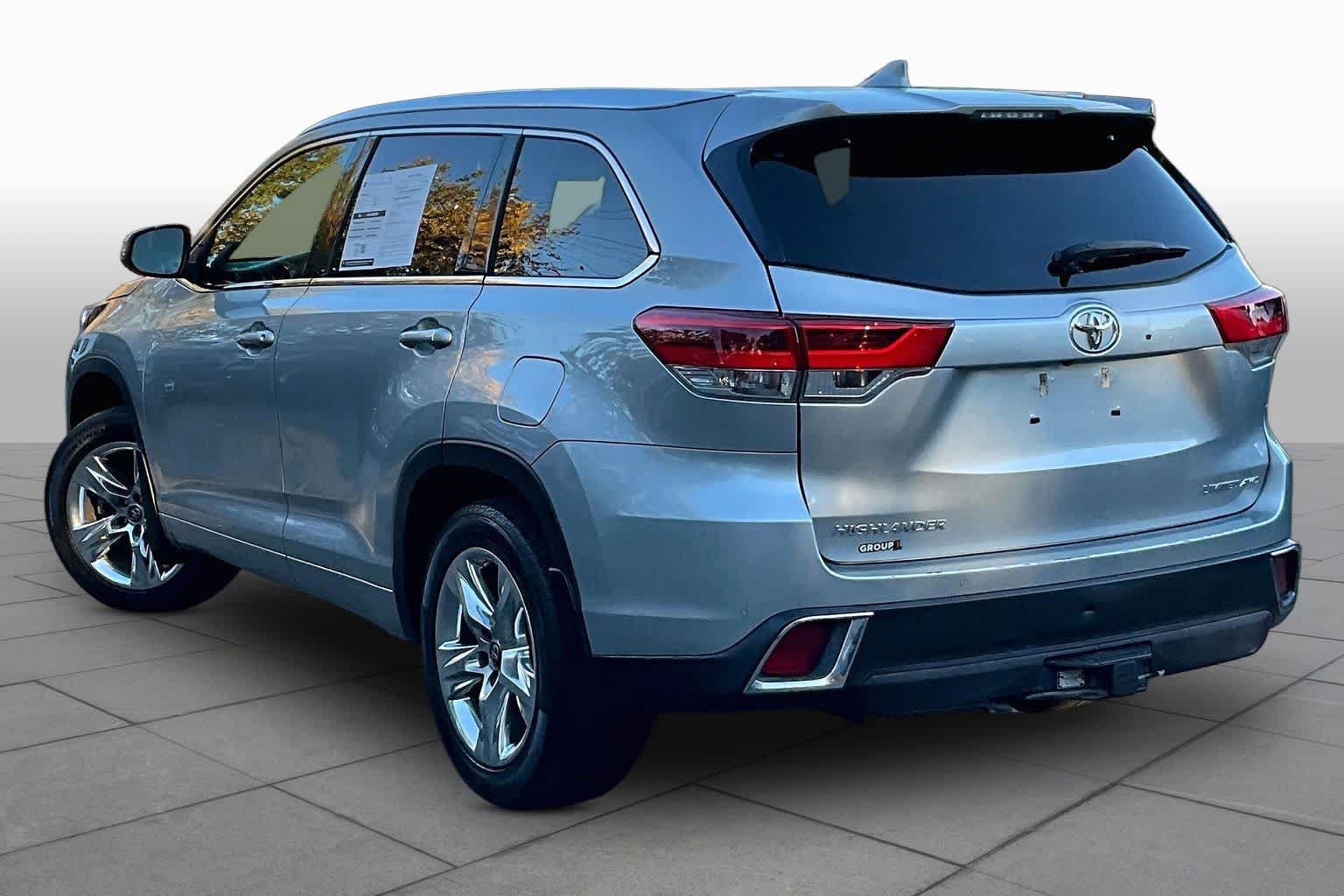 Certified 2018 Toyota Highlander Limited AWD/4WD image 12