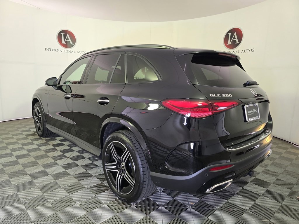 Used 2025 Mercedes-Benz GLC 300 4MATIC image 7
