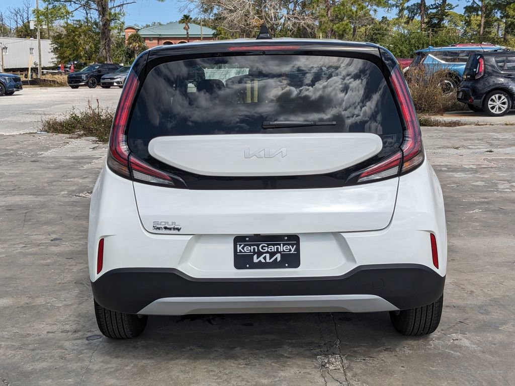 Certified 2025 Kia Soul LX image 8
