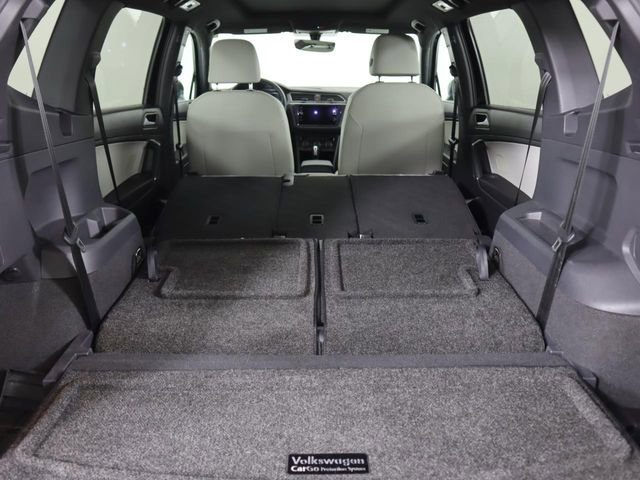 Used 2020 Volkswagen Tiguan SE R-Line image 25