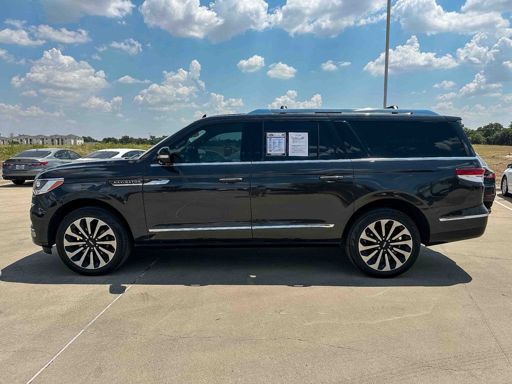 Used 2024 Lincoln Navigator L Reserve AWD/4WD image 6