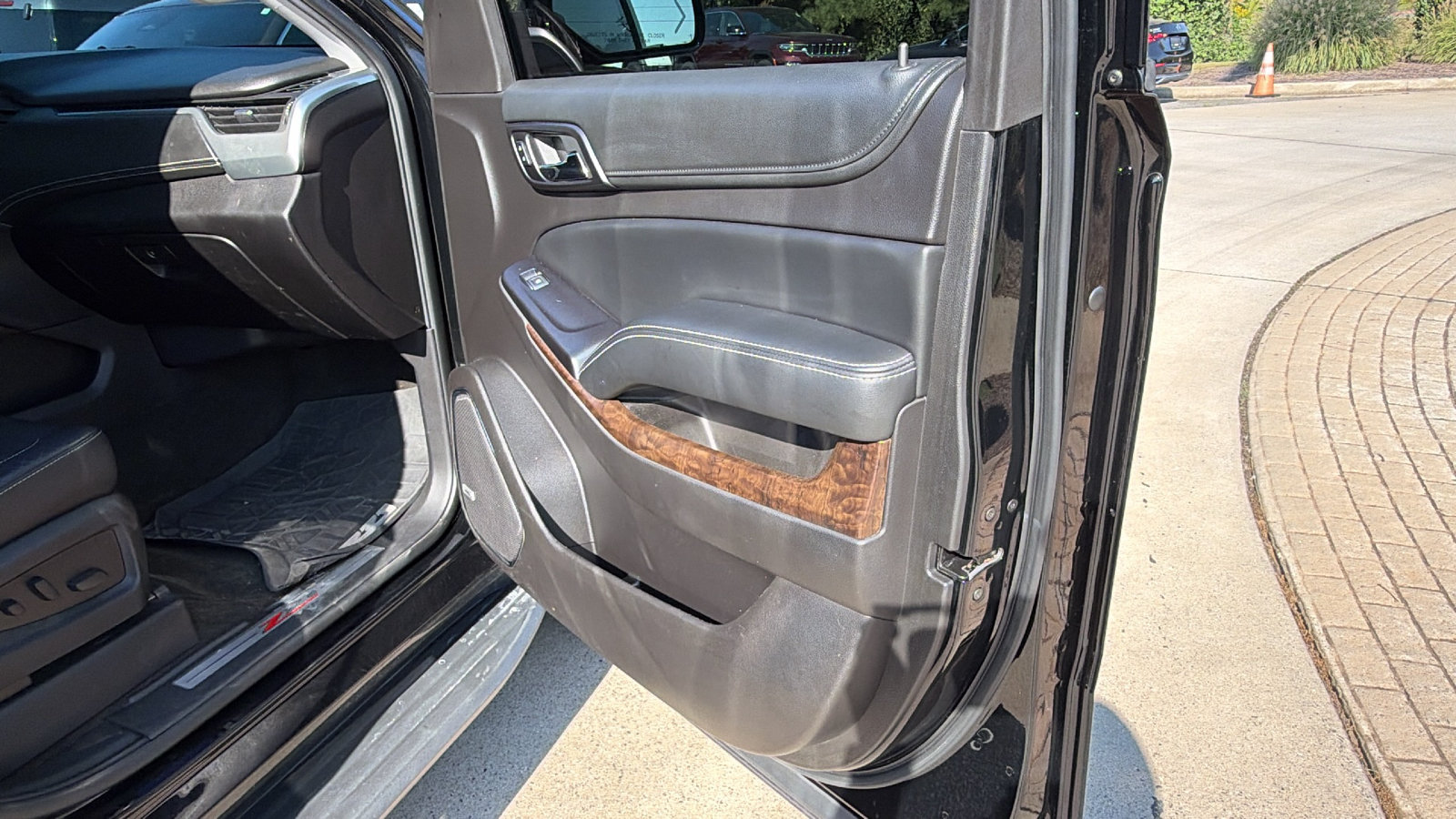 Used 2016 Chevrolet Tahoe LT AWD/4WD image 19