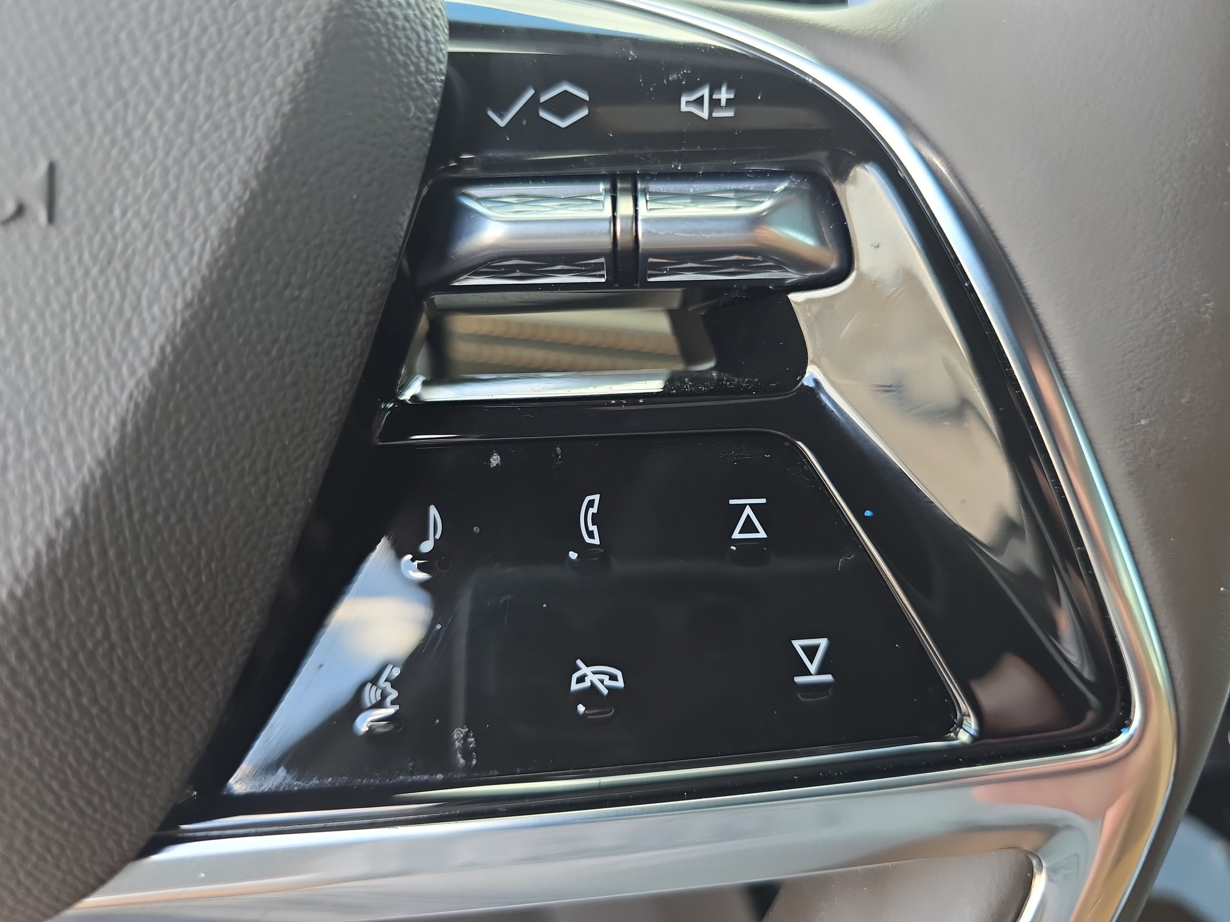 New 2025 Cadillac Escalade Premium Luxury w/ Touring Package AWD/4WD image 22
