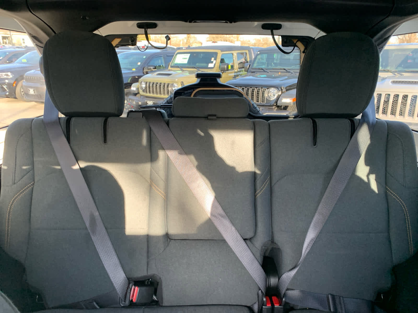 Used 2024 Jeep Wrangler Sahara image 27