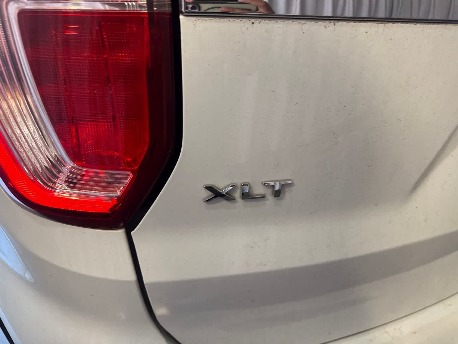 Used 2016 Ford Explorer XLT w/ Equipment Group 201A AWD/4WD image 10