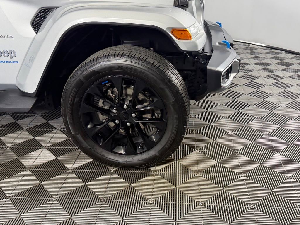 Used 2023 Jeep Wrangler Unlimited Sahara image 13