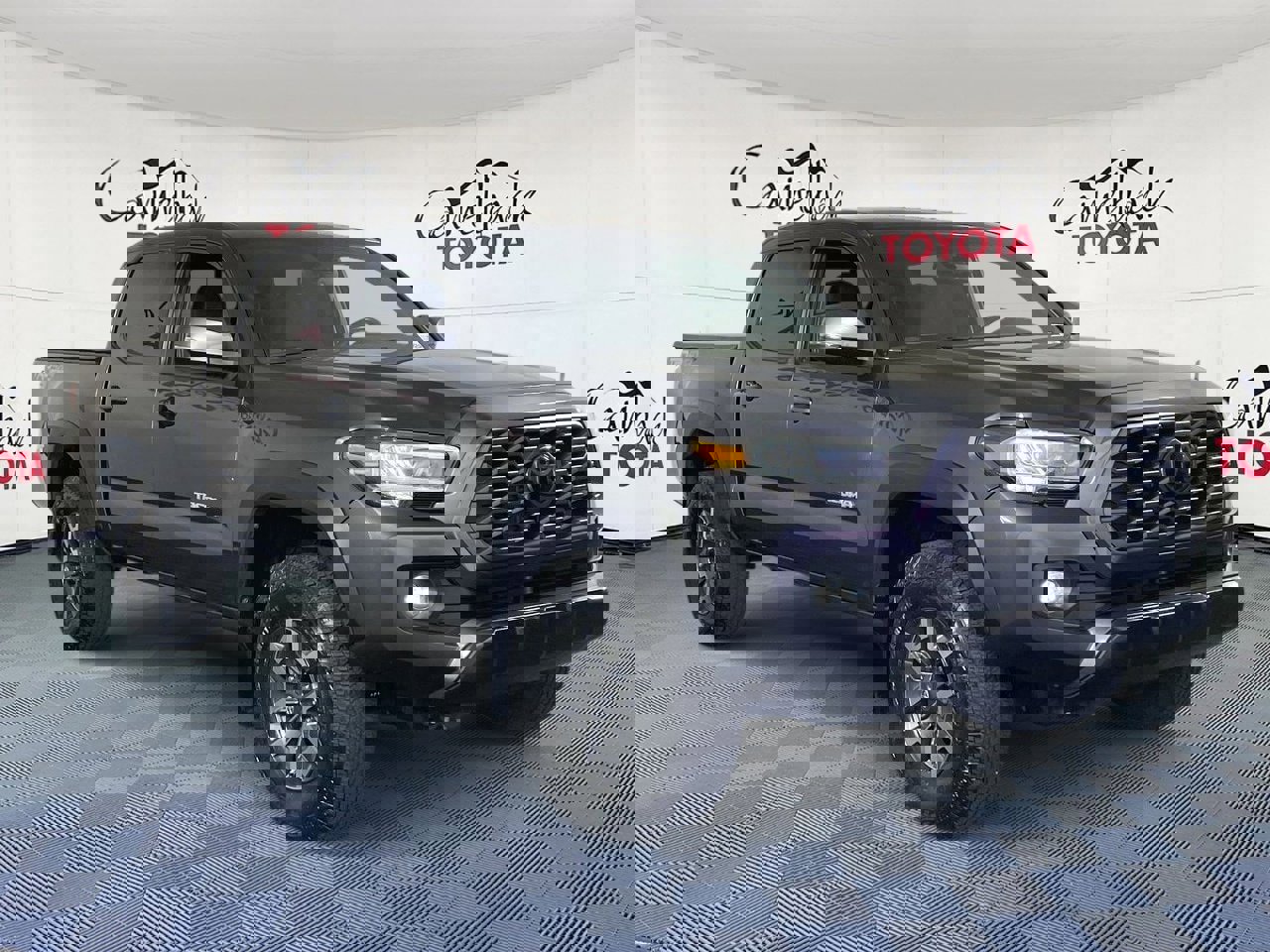 Used 2023 Toyota Tacoma TRD Off-Road image 3