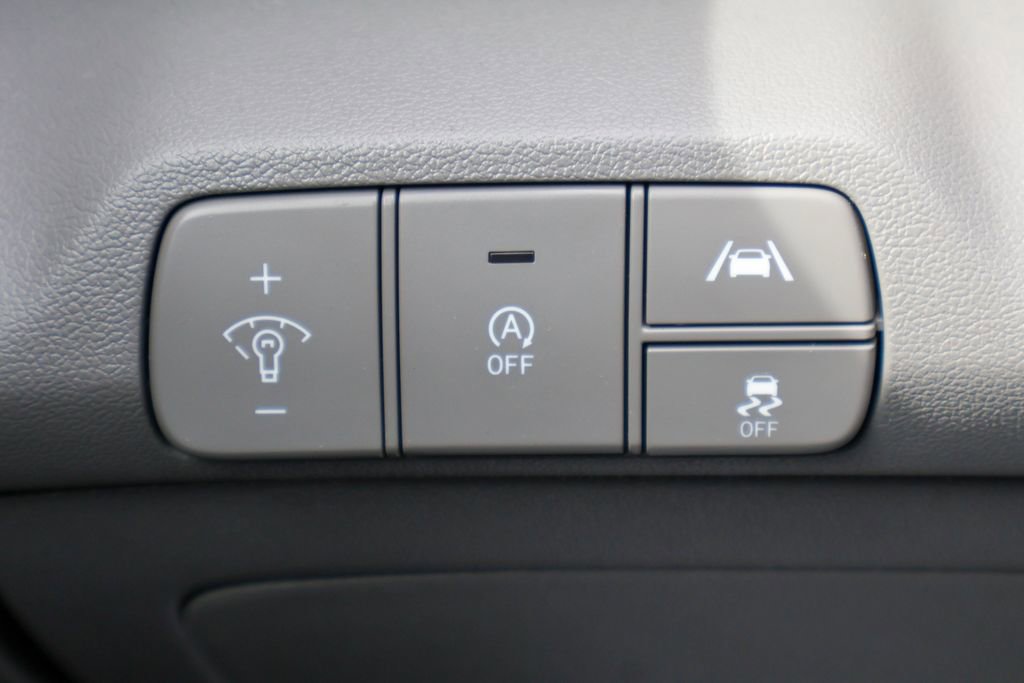 Used 2023 Hyundai Elantra SE image 19