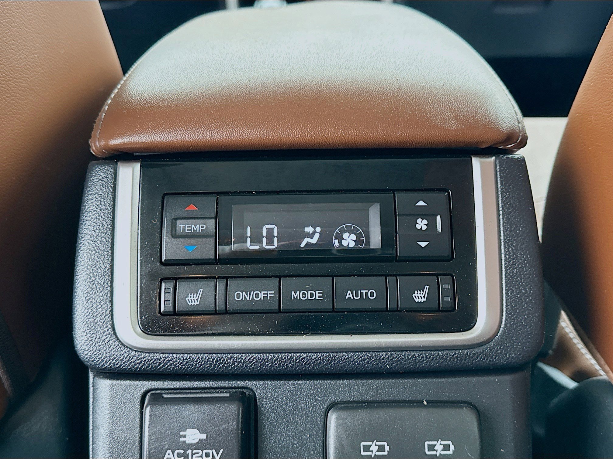 Used 2022 Subaru Ascent Touring AWD/4WD image 18
