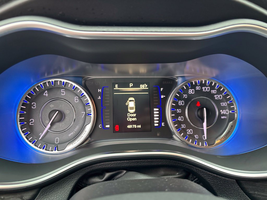 Used 2015 Chrysler 200 Limited w/ Convenience Group FWD image 22