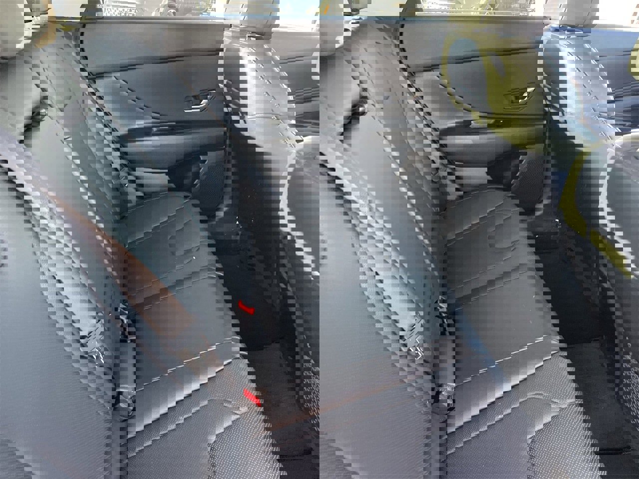 Certified 2023 Hyundai Elantra Limited image 12