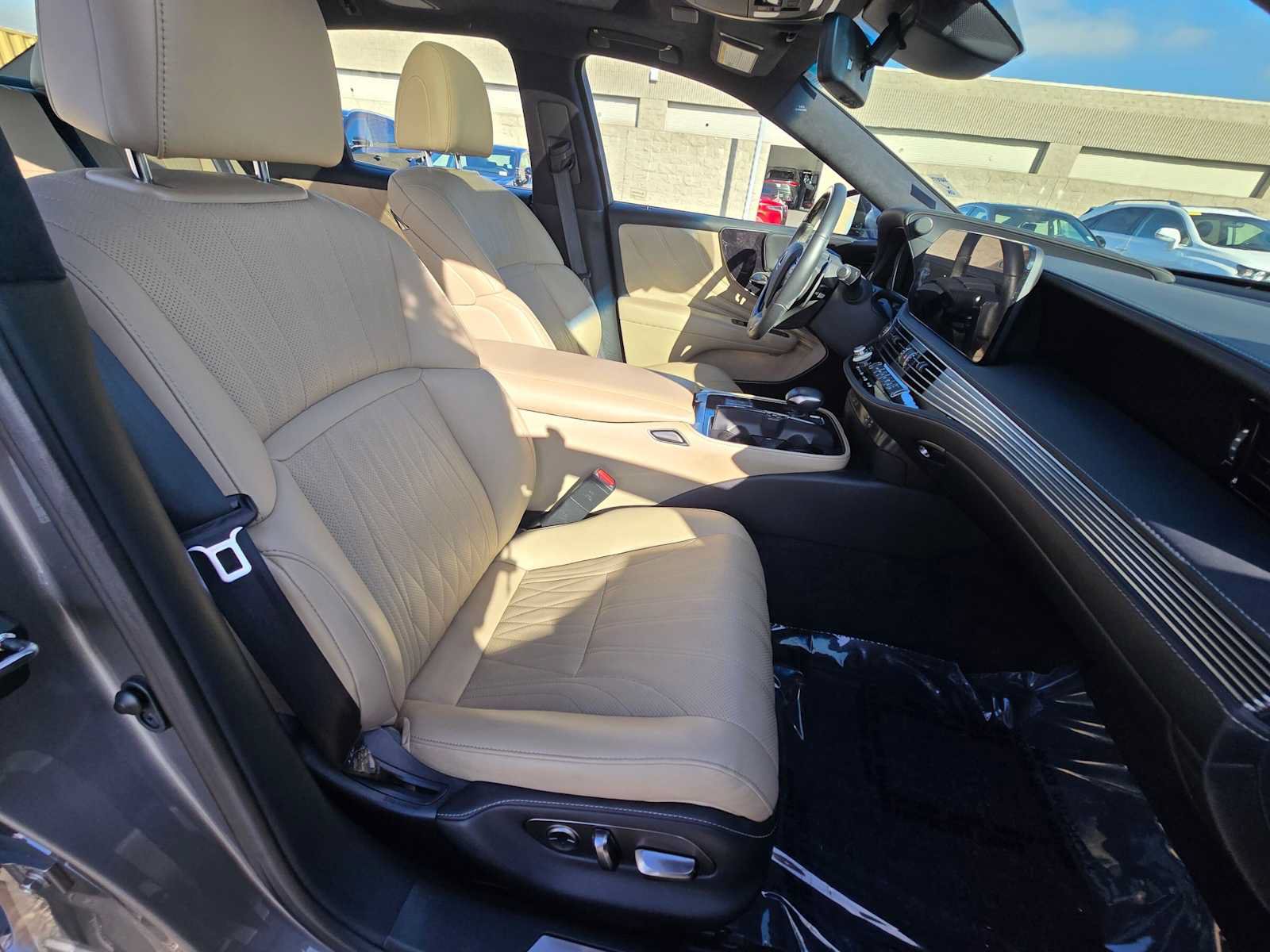 Certified 2023 Lexus LS 500 w/ Interior Upgrade Package RWD image 10