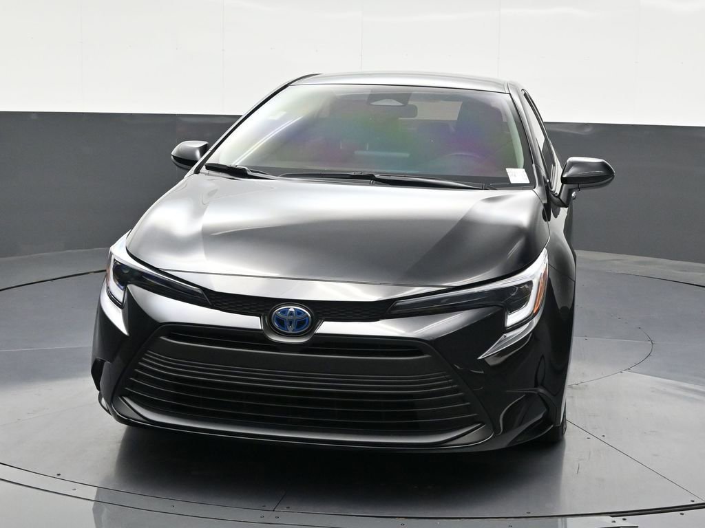 Used 2025 Toyota Corolla LE image 8