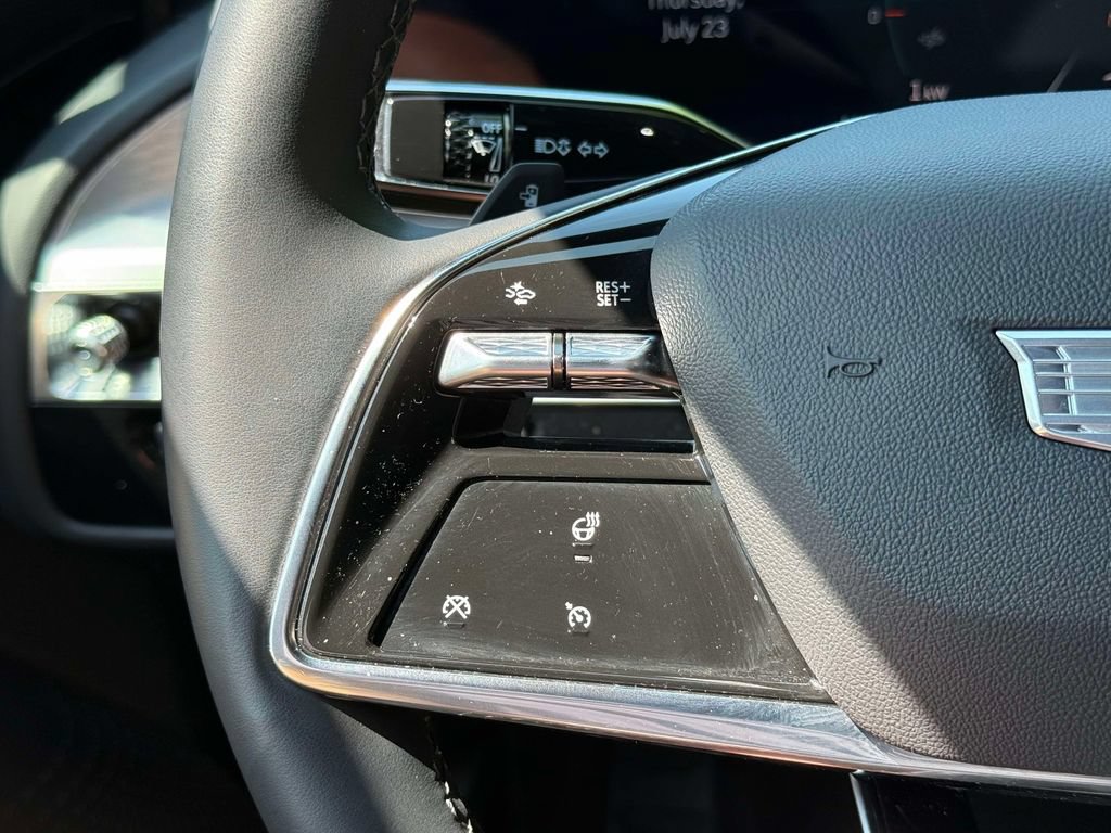 Used 2024 Cadillac Lyriq Luxury AWD/4WD image 32