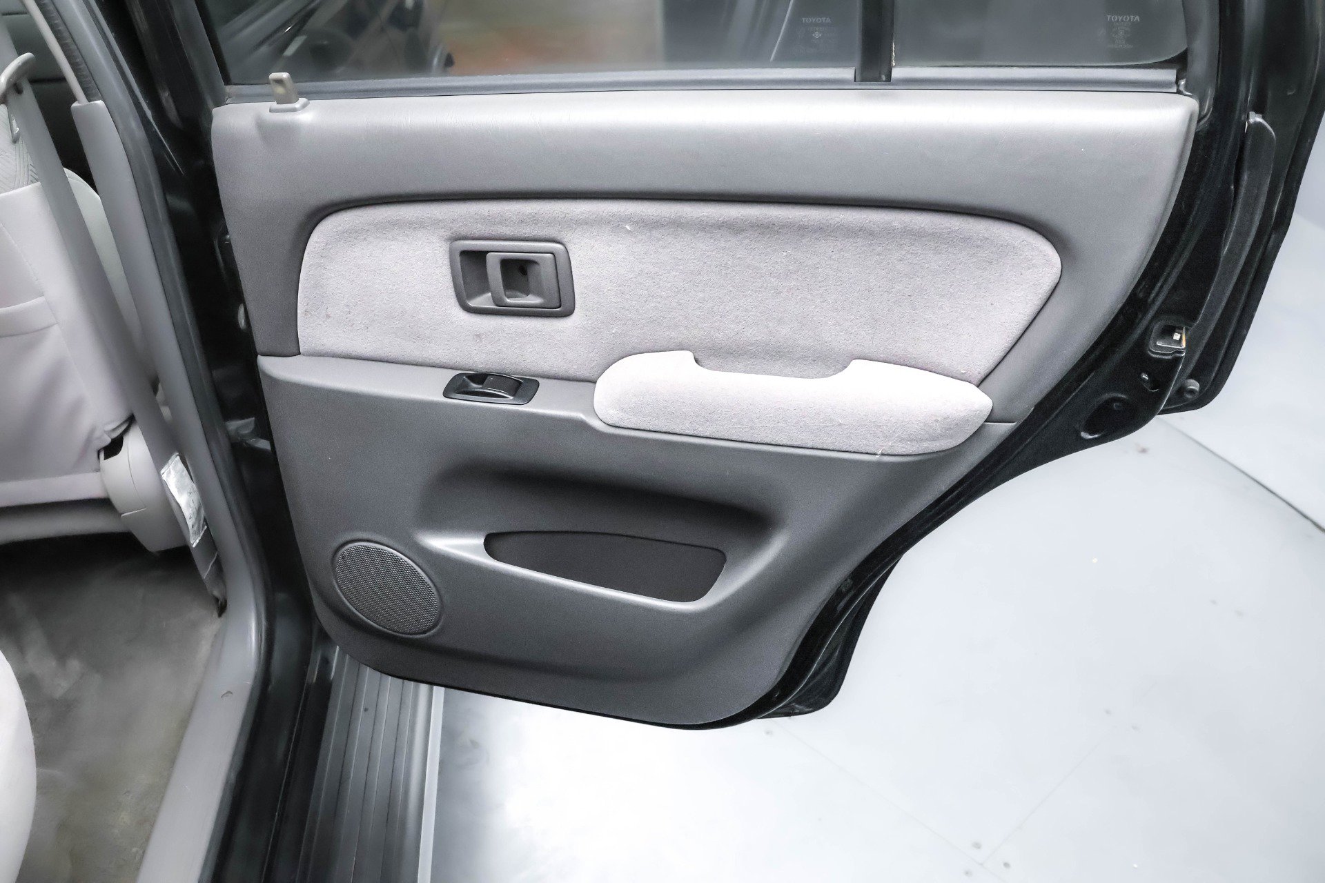 Used 2001 Toyota 4Runner SR5 image 17