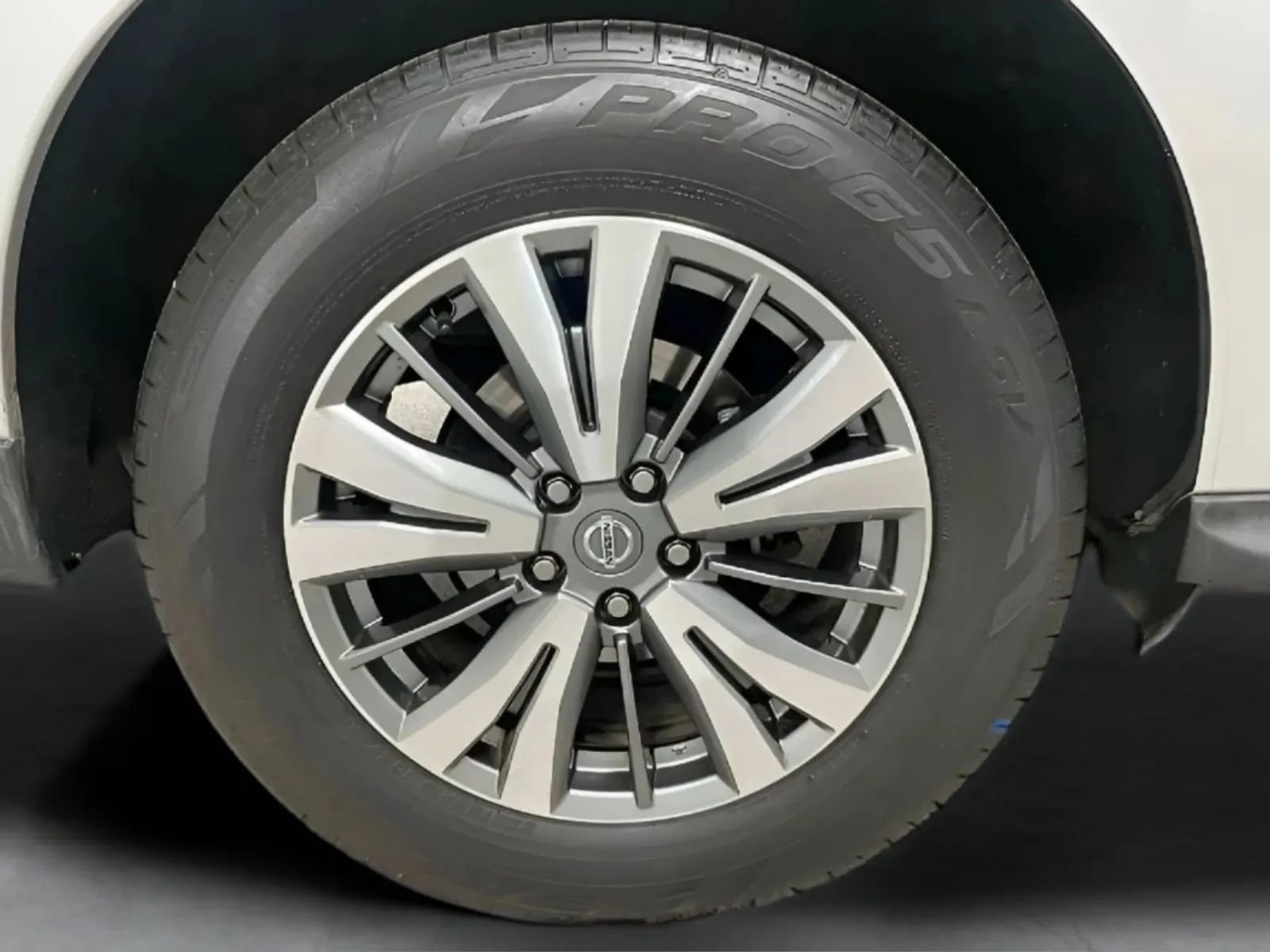 Used 2020 Nissan Pathfinder SV FWD image 26
